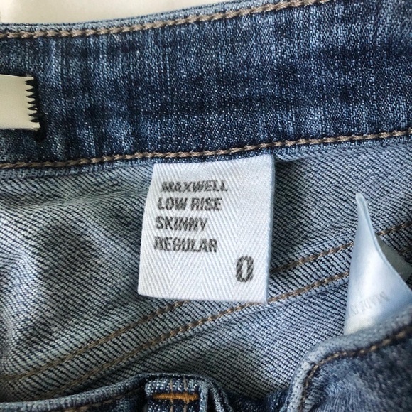 Low Rise Jeans - Picture 4 of 5